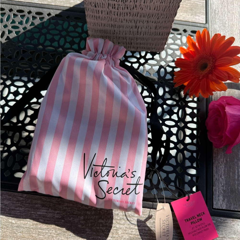 Victoria's Secret Travel Pillow 🤍
